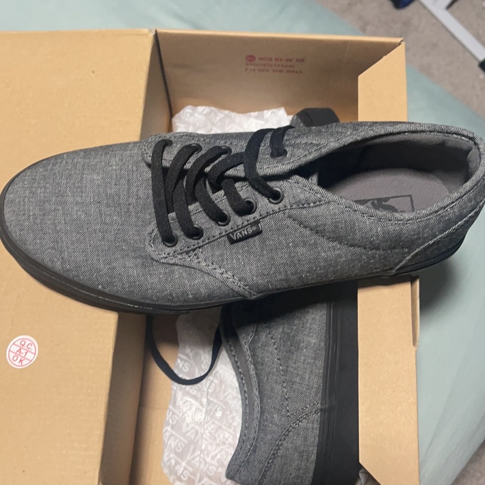Gray men's VANS. Brand new.